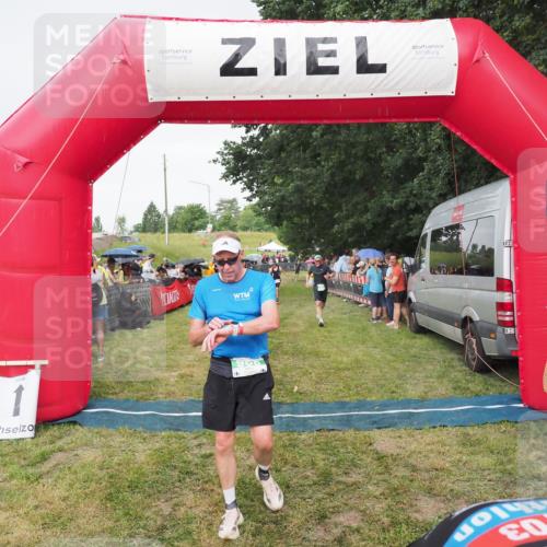 21.06.2025 - 27. Vierlanden-Triathlon MichiJ http://msf.ph/oto/8041796 15.06.2026 13:31:38 Ziel 799, 847, 968 meine-sportfotos.de