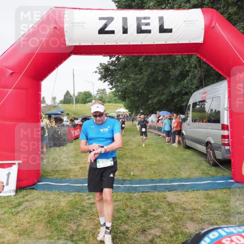 21.06.2025 - 27. Vierlanden-Triathlon MichiJ http://msf.ph/oto/8041799 15.06.2026 13:31:38 Ziel 799, 847, 968 meine-sportfotos.de