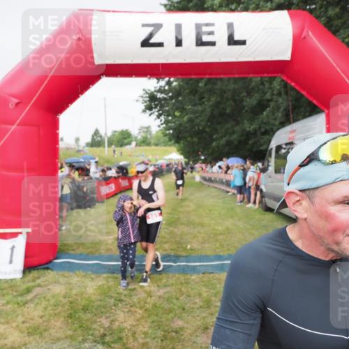 21.06.2025 - 27. Vierlanden-Triathlon MichiJ http://msf.ph/oto/8041866 15.06.2026 13:31:44 Ziel 161, 760, 799, 968 meine-sportfotos.de