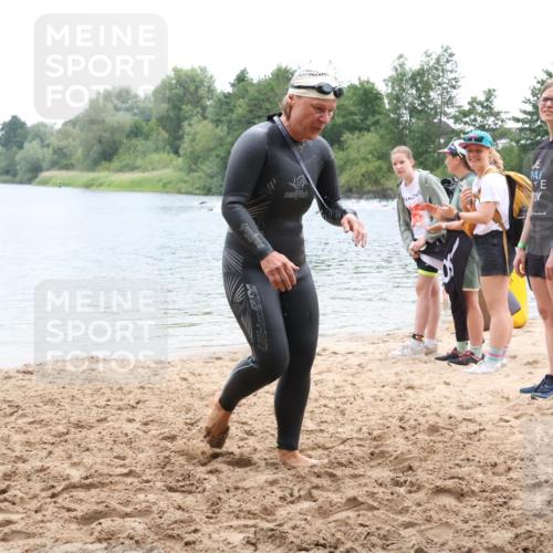 21.06.2025 - 27. Vierlanden-Triathlon Lena Gebhardt http://msf.ph/oto/8041934 15.06.2025 13:10:31 Schwimmen 1223 meine-sportfotos.de