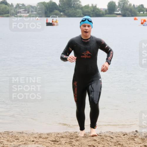 21.06.2025 - 27. Vierlanden-Triathlon Lena Gebhardt http://msf.ph/oto/8041949 15.06.2025 13:11:00 Schwimmen 1179 meine-sportfotos.de