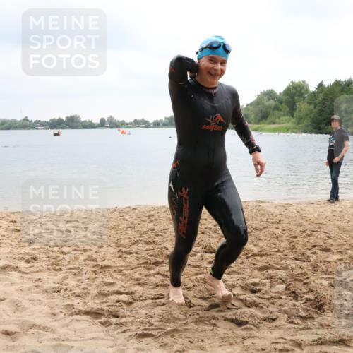 21.06.2025 - 27. Vierlanden-Triathlon Lena Gebhardt http://msf.ph/oto/8041965 15.06.2025 13:11:04 Schwimmen 1179 meine-sportfotos.de
