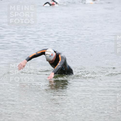 21.06.2025 - 27. Vierlanden-Triathlon Lena Gebhardt http://msf.ph/oto/8042016 15.06.2025 13:17:58 Schwimmen 1284 meine-sportfotos.de