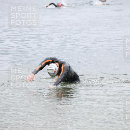 21.06.2025 - 27. Vierlanden-Triathlon Lena Gebhardt http://msf.ph/oto/8042018 15.06.2025 13:17:58 Schwimmen 1284 meine-sportfotos.de