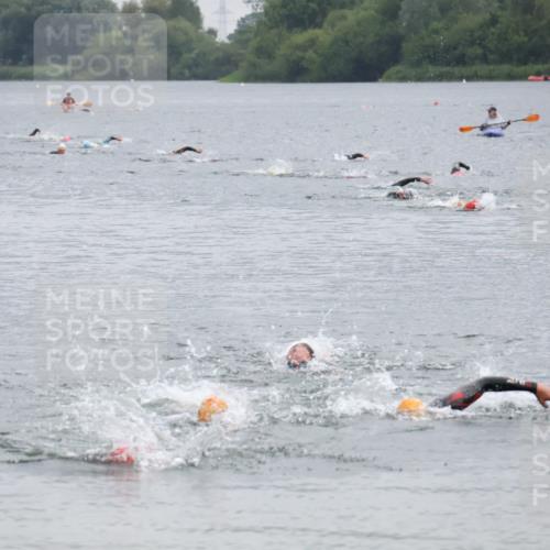 21.06.2025 - 27. Vierlanden-Triathlon Lena Gebhardt http://msf.ph/oto/8042052 15.06.2025 13:18:29 Schwimmen  meine-sportfotos.de