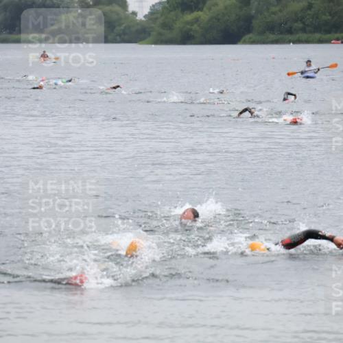21.06.2025 - 27. Vierlanden-Triathlon Lena Gebhardt http://msf.ph/oto/8042054 15.06.2025 13:18:29 Schwimmen  meine-sportfotos.de