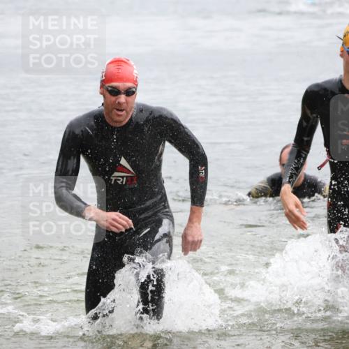 21.06.2025 - 27. Vierlanden-Triathlon Lena Gebhardt http://msf.ph/oto/8042056 15.06.2025 13:18:39 Schwimmen 1269, 1278, 1279 meine-sportfotos.de