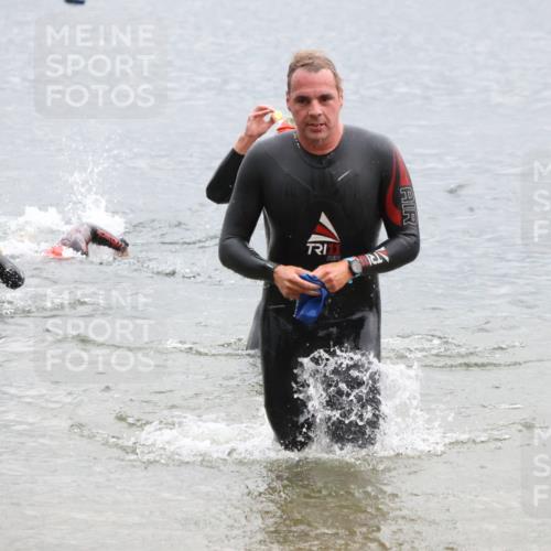 21.06.2025 - 27. Vierlanden-Triathlon Lena Gebhardt http://msf.ph/oto/8042096 15.06.2025 13:19:22 Schwimmen 1234, 1254, 1268, 1311 meine-sportfotos.de