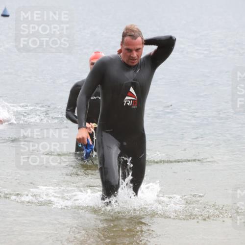 21.06.2025 - 27. Vierlanden-Triathlon Lena Gebhardt http://msf.ph/oto/8042100 15.06.2025 13:19:22 Schwimmen 1234, 1254, 1268, 1311 meine-sportfotos.de