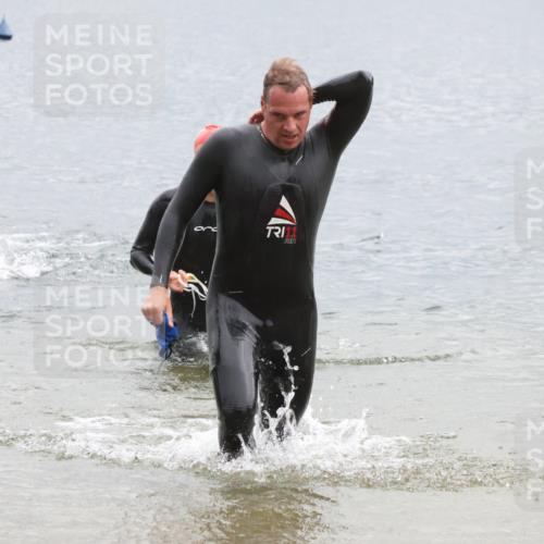 21.06.2025 - 27. Vierlanden-Triathlon Lena Gebhardt http://msf.ph/oto/8042102 15.06.2025 13:19:22 Schwimmen 1234, 1254, 1268, 1311 meine-sportfotos.de