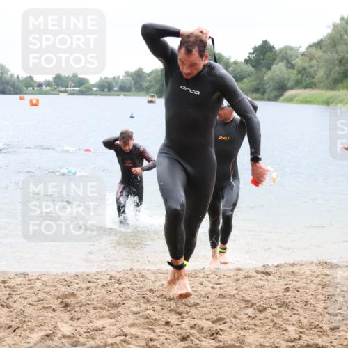 21.06.2025 - 27. Vierlanden-Triathlon Lena Gebhardt http://msf.ph/oto/8042124 15.06.2025 13:19:30 Schwimmen 1234, 1254, 1268, 1311, 1312 meine-sportfotos.de