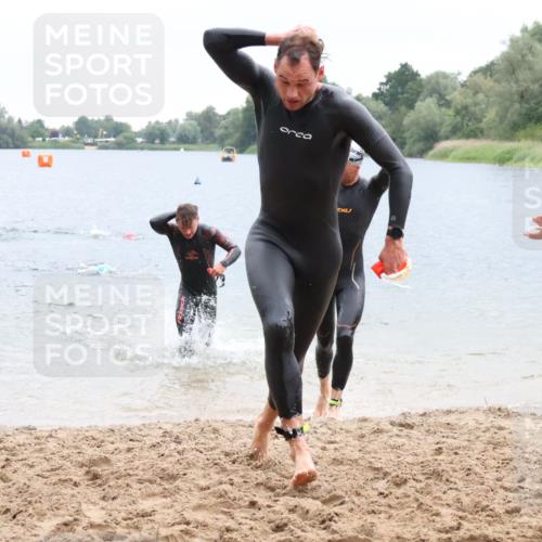 21.06.2025 - 27. Vierlanden-Triathlon Lena Gebhardt http://msf.ph/oto/8042126 15.06.2025 13:19:30 Schwimmen 1234, 1254, 1268, 1311, 1312 meine-sportfotos.de