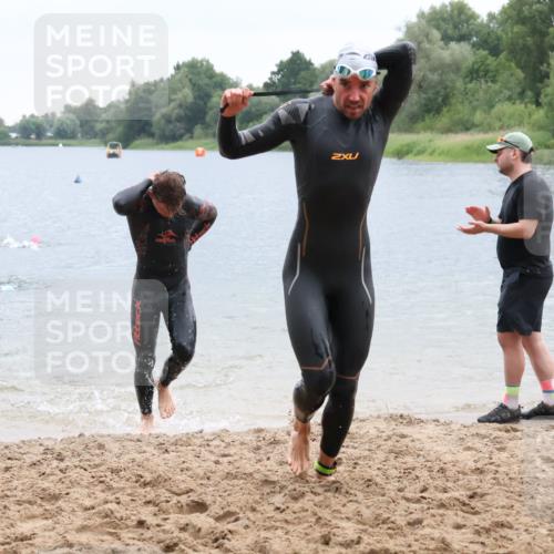 21.06.2025 - 27. Vierlanden-Triathlon Lena Gebhardt http://msf.ph/oto/8042128 15.06.2025 13:19:32 Schwimmen 1234, 1254, 1268, 1311, 1312 meine-sportfotos.de