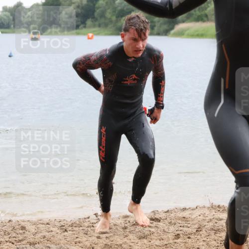 21.06.2025 - 27. Vierlanden-Triathlon Lena Gebhardt http://msf.ph/oto/8042132 15.06.2025 13:19:32 Schwimmen 1234, 1254, 1268, 1311, 1312 meine-sportfotos.de