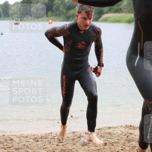 21.06.2025 - 27. Vierlanden-Triathlon Lena Gebhardt http://msf.ph/oto/8042133 15.06.2025 13:19:32 Schwimmen 1234, 1254, 1268, 1311, 1312 meine-sportfotos.de