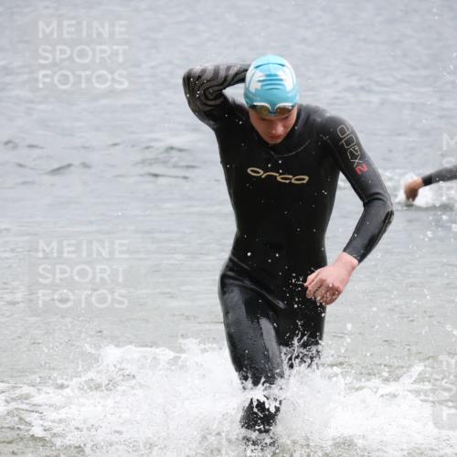 21.06.2025 - 27. Vierlanden-Triathlon Lena Gebhardt http://msf.ph/oto/8042141 15.06.2025 13:19:37 Schwimmen 1234, 1254, 1268, 1311, 1312 meine-sportfotos.de