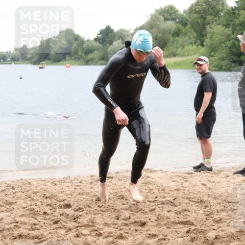 21.06.2025 - 27. Vierlanden-Triathlon Lena Gebhardt http://msf.ph/oto/8042159 15.06.2025 13:19:40 Schwimmen 1268, 1280, 1309, 1311, 1312 meine-sportfotos.de