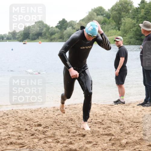 21.06.2025 - 27. Vierlanden-Triathlon Lena Gebhardt http://msf.ph/oto/8042160 15.06.2025 13:19:40 Schwimmen 1268, 1280, 1309, 1311, 1312 meine-sportfotos.de