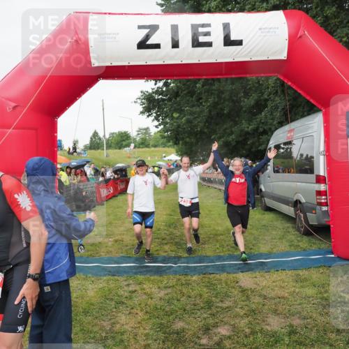 21.06.2025 - 27. Vierlanden-Triathlon MichiJ http://msf.ph/oto/8042163 15.06.2026 13:32:54 Ziel 74, 238 meine-sportfotos.de
