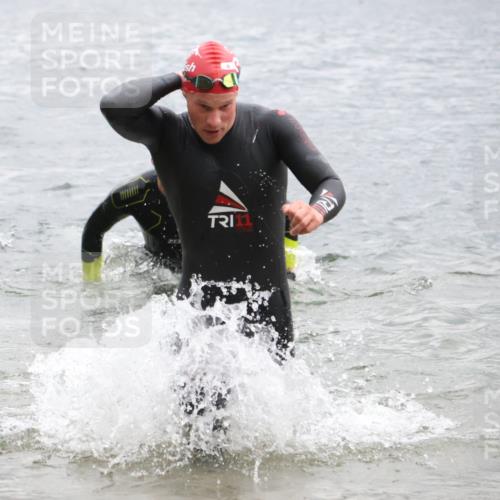 21.06.2025 - 27. Vierlanden-Triathlon Lena Gebhardt http://msf.ph/oto/8042168 15.06.2025 13:19:47 Schwimmen 1267, 1280, 1285, 1293, 1309, 1312 meine-sportfotos.de