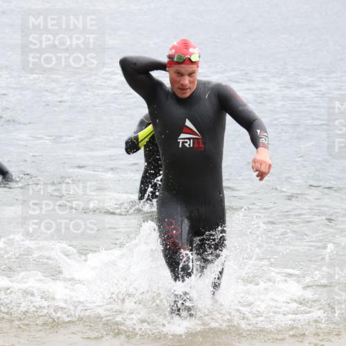 21.06.2025 - 27. Vierlanden-Triathlon Lena Gebhardt http://msf.ph/oto/8042170 15.06.2025 13:19:47 Schwimmen 1267, 1280, 1285, 1293, 1309, 1312 meine-sportfotos.de
