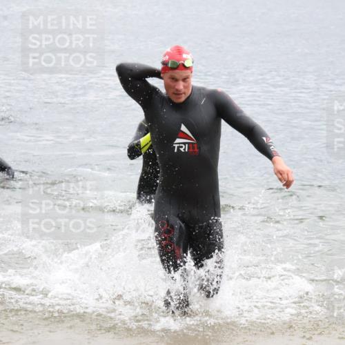 21.06.2025 - 27. Vierlanden-Triathlon Lena Gebhardt http://msf.ph/oto/8042172 15.06.2025 13:19:47 Schwimmen 1267, 1280, 1285, 1293, 1309, 1312 meine-sportfotos.de
