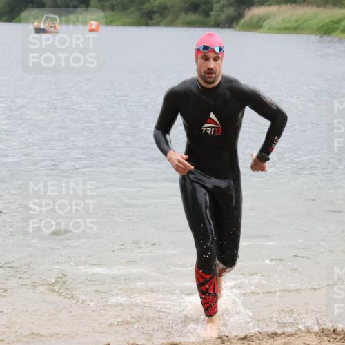21.06.2025 - 27. Vierlanden-Triathlon Lena Gebhardt http://msf.ph/oto/8042179 15.06.2025 13:19:49 Schwimmen 1267, 1280, 1285, 1293, 1309, 1312 meine-sportfotos.de