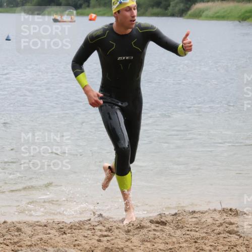 21.06.2025 - 27. Vierlanden-Triathlon Lena Gebhardt http://msf.ph/oto/8042195 15.06.2025 13:19:52 Schwimmen 1267, 1280, 1285, 1293, 1309, 1317 meine-sportfotos.de
