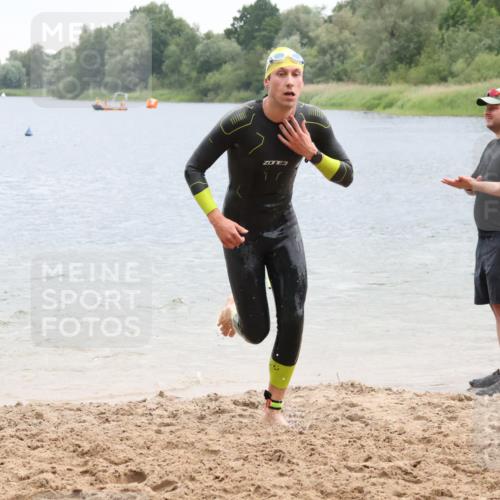 21.06.2025 - 27. Vierlanden-Triathlon Lena Gebhardt http://msf.ph/oto/8042196 15.06.2025 13:19:52 Schwimmen 1267, 1280, 1285, 1293, 1309, 1317 meine-sportfotos.de