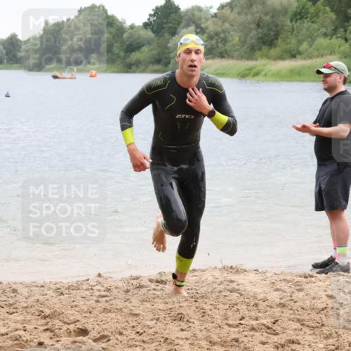 21.06.2025 - 27. Vierlanden-Triathlon Lena Gebhardt http://msf.ph/oto/8042198 15.06.2025 13:19:52 Schwimmen 1267, 1280, 1285, 1293, 1309, 1317 meine-sportfotos.de