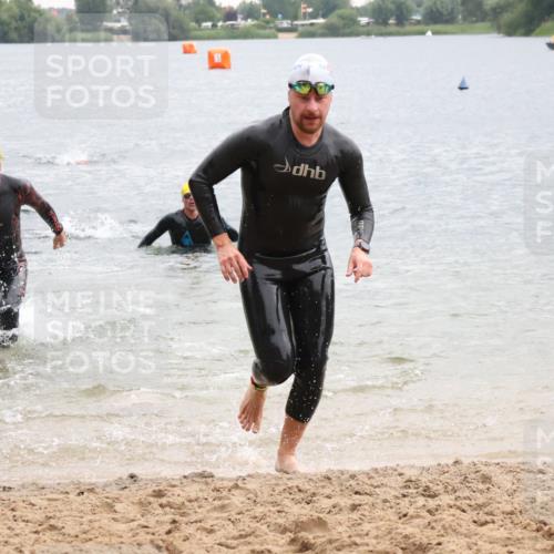21.06.2025 - 27. Vierlanden-Triathlon Lena Gebhardt http://msf.ph/oto/8042207 15.06.2025 13:19:54 Schwimmen 1267, 1280, 1285, 1293, 1309, 1317 meine-sportfotos.de