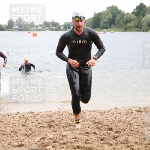 21.06.2025 - 27. Vierlanden-Triathlon Lena Gebhardt http://msf.ph/oto/8042213 15.06.2025 13:19:55 Schwimmen 1267, 1280, 1285, 1293, 1309, 1317 meine-sportfotos.de