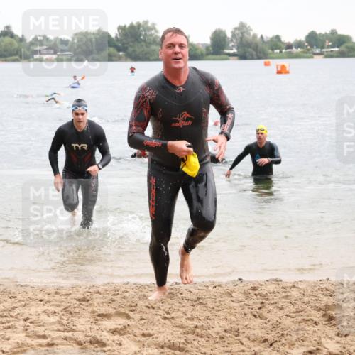 21.06.2025 - 27. Vierlanden-Triathlon Lena Gebhardt http://msf.ph/oto/8042224 15.06.2025 13:19:57 Schwimmen 1249, 1266, 1267, 1280, 1285, 1293, 1309, 1317 meine-sportfotos.de