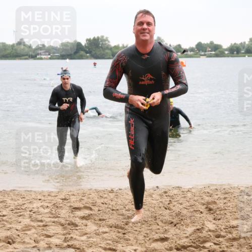 21.06.2025 - 27. Vierlanden-Triathlon Lena Gebhardt http://msf.ph/oto/8042227 15.06.2025 13:19:58 Schwimmen 1249, 1266, 1267, 1280, 1285, 1293, 1309, 1317 meine-sportfotos.de