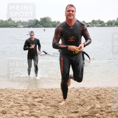 21.06.2025 - 27. Vierlanden-Triathlon Lena Gebhardt http://msf.ph/oto/8042229 15.06.2025 13:19:58 Schwimmen 1249, 1266, 1267, 1280, 1285, 1293, 1309, 1317 meine-sportfotos.de