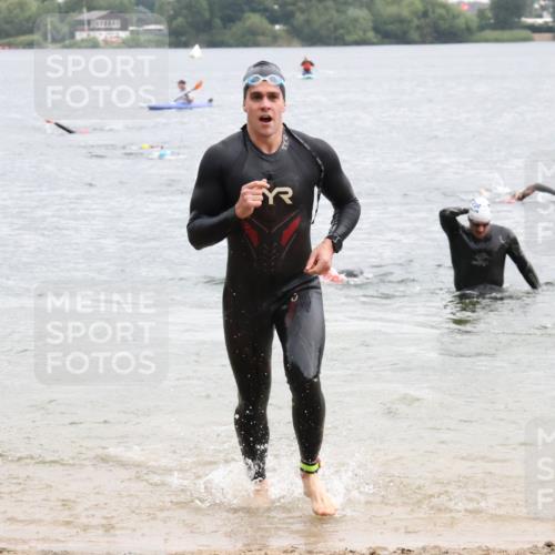 21.06.2025 - 27. Vierlanden-Triathlon Lena Gebhardt http://msf.ph/oto/8042231 15.06.2025 13:19:58 Schwimmen 1249, 1266, 1267, 1280, 1285, 1293, 1309, 1317 meine-sportfotos.de