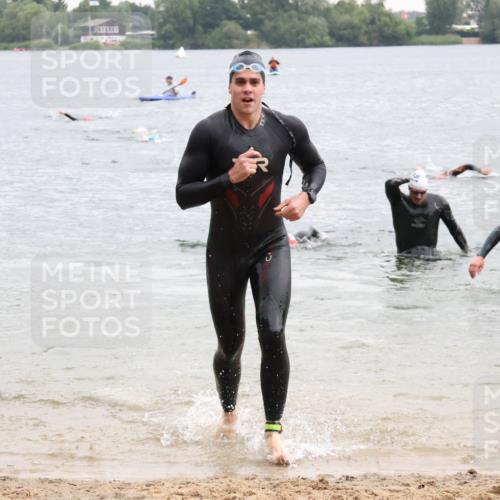 21.06.2025 - 27. Vierlanden-Triathlon Lena Gebhardt http://msf.ph/oto/8042233 15.06.2025 13:19:58 Schwimmen 1249, 1266, 1267, 1280, 1285, 1293, 1309, 1317 meine-sportfotos.de