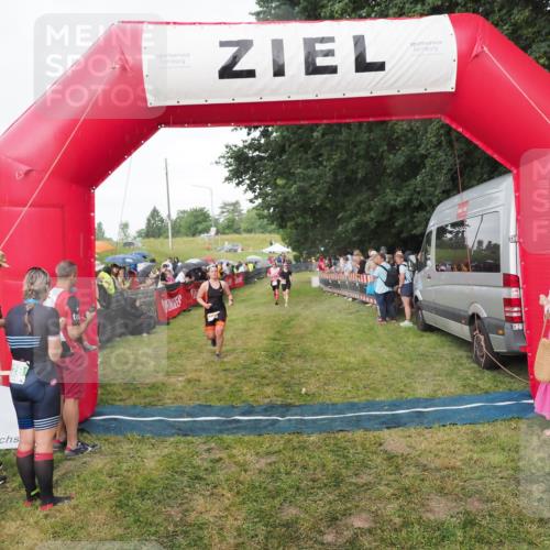21.06.2025 - 27. Vierlanden-Triathlon MichiJ http://msf.ph/oto/8042243 15.06.2026 13:33:45 Ziel 210, 787, 1076 meine-sportfotos.de