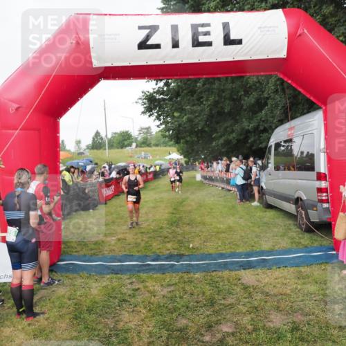 21.06.2025 - 27. Vierlanden-Triathlon MichiJ http://msf.ph/oto/8042245 15.06.2026 13:33:45 Ziel 210, 787, 1076 meine-sportfotos.de