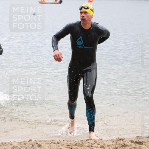 21.06.2025 - 27. Vierlanden-Triathlon Lena Gebhardt http://msf.ph/oto/8042252 15.06.2025 13:20:04 Schwimmen 1249, 1253, 1266, 1267, 1285, 1317 meine-sportfotos.de