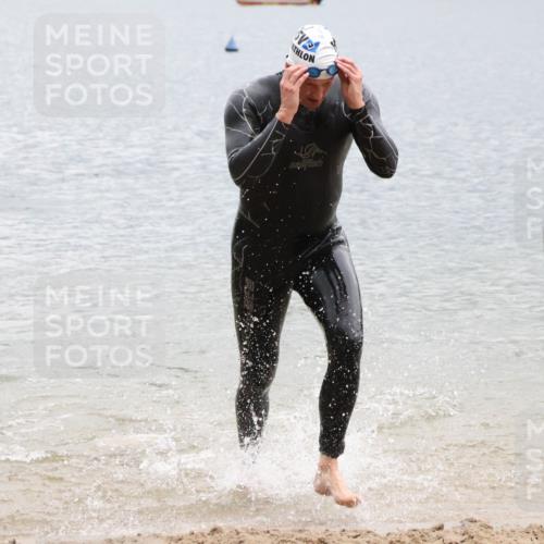 21.06.2025 - 27. Vierlanden-Triathlon Lena Gebhardt http://msf.ph/oto/8042257 15.06.2025 13:20:06 Schwimmen 1249, 1253, 1266, 1267, 1317 meine-sportfotos.de