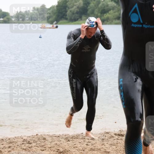 21.06.2025 - 27. Vierlanden-Triathlon Lena Gebhardt http://msf.ph/oto/8042261 15.06.2025 13:20:06 Schwimmen 1249, 1253, 1266, 1267, 1317 meine-sportfotos.de