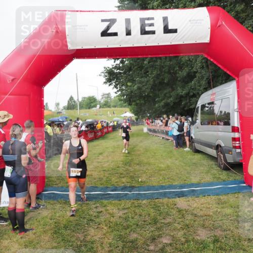 21.06.2025 - 27. Vierlanden-Triathlon MichiJ http://msf.ph/oto/8042269 15.06.2026 13:33:47 Ziel 148, 210, 1076 meine-sportfotos.de