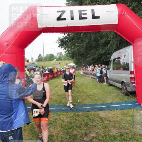 21.06.2025 - 27. Vierlanden-Triathlon MichiJ http://msf.ph/oto/8042275 15.06.2026 13:33:48 Ziel 148, 210, 1076 meine-sportfotos.de
