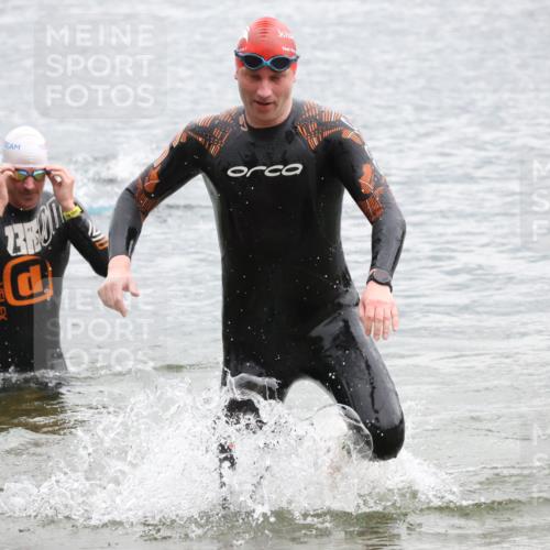 21.06.2025 - 27. Vierlanden-Triathlon Lena Gebhardt http://msf.ph/oto/8042284 15.06.2025 13:20:16 Schwimmen 1249, 1253, 1266, 1277, 1304 meine-sportfotos.de