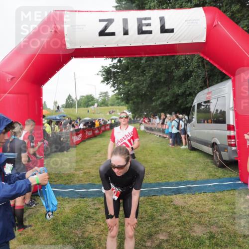 21.06.2025 - 27. Vierlanden-Triathlon MichiJ http://msf.ph/oto/8042314 15.06.2026 13:33:52 Ziel 148, 210, 1076 meine-sportfotos.de