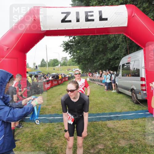 21.06.2025 - 27. Vierlanden-Triathlon MichiJ http://msf.ph/oto/8042318 15.06.2026 13:33:52 Ziel 148, 210, 1076 meine-sportfotos.de