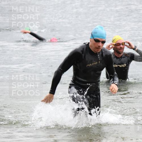 21.06.2025 - 27. Vierlanden-Triathlon Lena Gebhardt http://msf.ph/oto/8042337 15.06.2025 13:20:30 Schwimmen 1247, 1277, 1304, 1315 meine-sportfotos.de