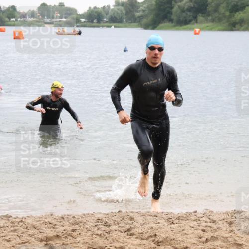21.06.2025 - 27. Vierlanden-Triathlon Lena Gebhardt http://msf.ph/oto/8042351 15.06.2025 13:20:32 Schwimmen 1247, 1277, 1315 meine-sportfotos.de