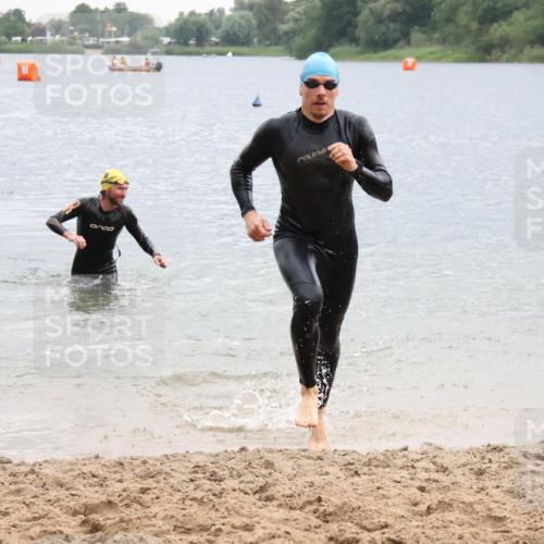 21.06.2025 - 27. Vierlanden-Triathlon Lena Gebhardt http://msf.ph/oto/8042352 15.06.2025 13:20:32 Schwimmen 1247, 1277, 1315 meine-sportfotos.de